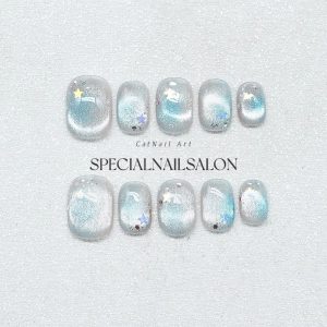 Starlight Frost Nails